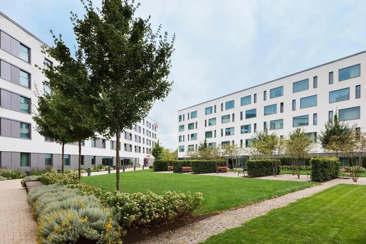 Moxy Munich Ostbahnhof Hotel