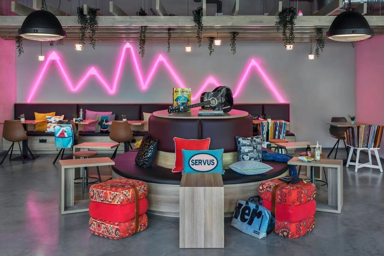 Moxy Munich Ostbahnhof Hotel