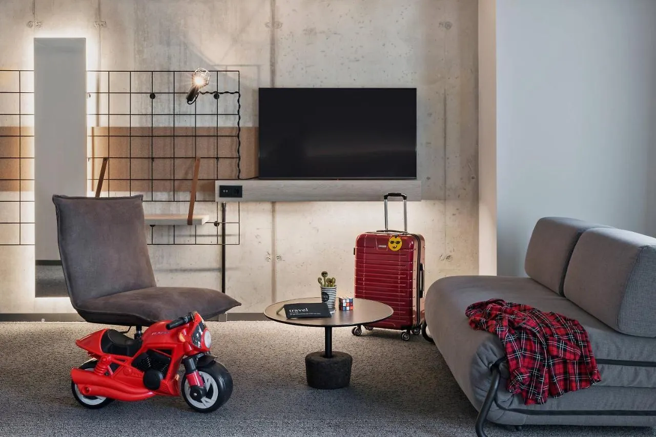 Moxy Munich Ostbahnhof Hotel